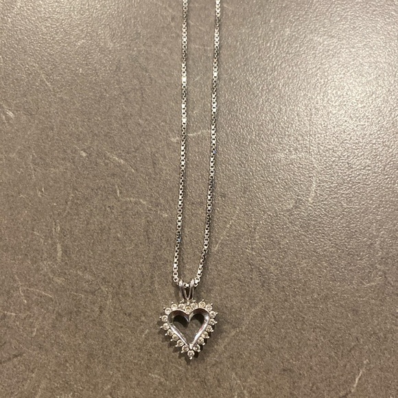 Diamond heart necklace - Picture 1 of 4